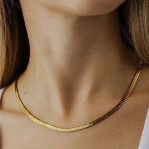 NEW “18” GOLD HERRINGBONE FLATE CHAIN NECKLACE